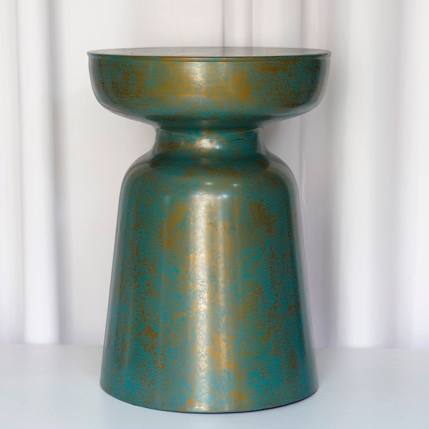 SIDE TABLE IN PATINA FINISH